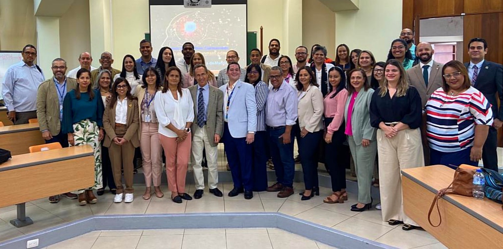 Foto de grupo con los Vicerrectores de la PUCMM